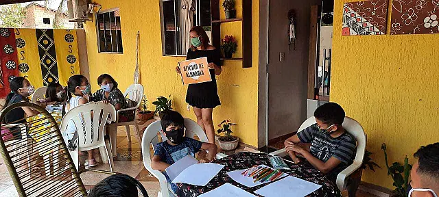 Galeria: Olhares inocentes de crianças indígenas ilustram chamas que queimam o Pantanal
