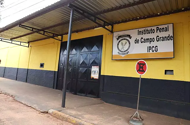 Preso é encontrado morto dentro de cela e polícia investiga
