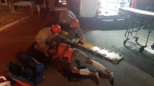 Ciclista fica ferido após colisão com moto