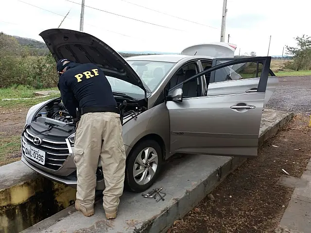 Em Miranda, PRF recupera veículo que foi roubado em Porto Alegre