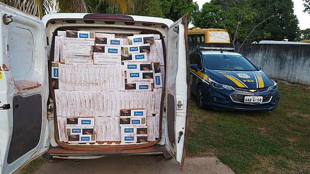 PRF apreende 25 mil maços de cigarros contrabandeados em Nioaque