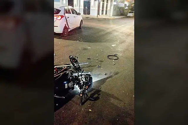 Motociclista fica ferido em acidente de trânsito no Centro de Corumbá