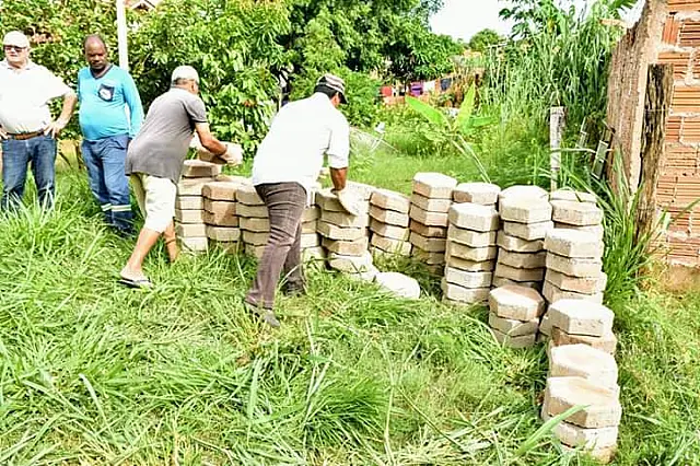 Prefeito Odilon anuncia obras de drenagem para acabar com inundações na Vila São José