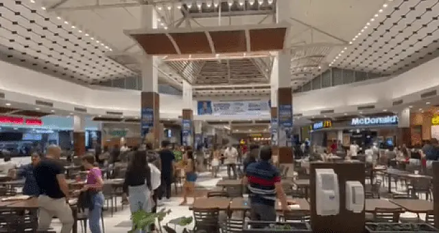 Vídeo mostra correria em shopping após estouro de máquina de chope na Capital