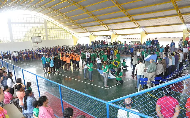 Ação de Graças reúne comunidade de Anastácio em evento no ginásio