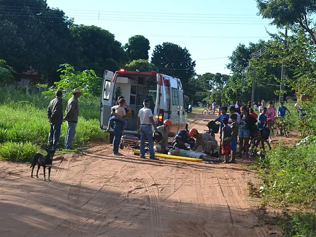 Acidente entre moto e cavalo deixa homem ferido em Aquidauana