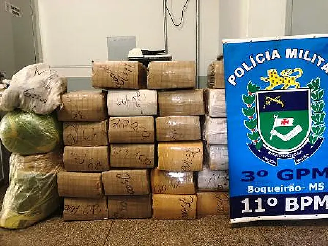 PM apreende carro com mais de 700 kg de maconha em Boqueirão