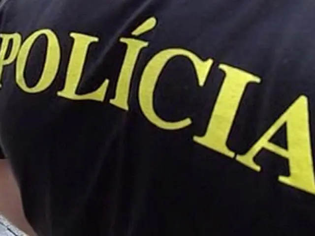 Estranho agride amigos em festa