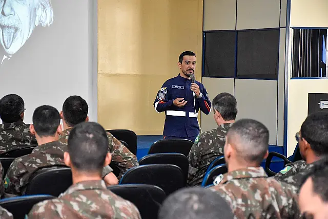 SESAU e SAMU vão ao Exército alertar sobre câncer da próstata