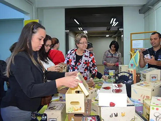 Artesanato melhora a autoestima e prepara jovens das Uneis para retorno ao convívio social