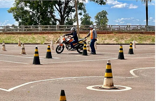 MS tem 20 mil exames práticos de CNH para serem feitos, diz Detran