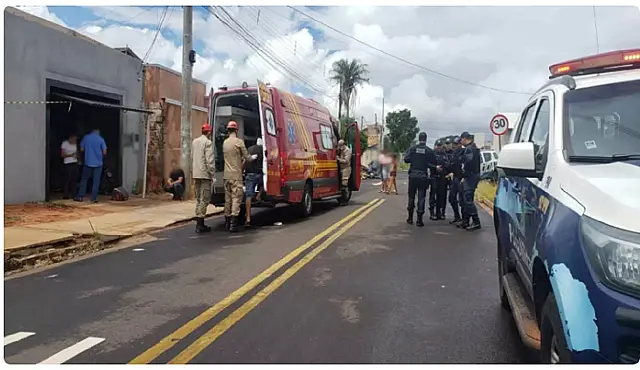 Trabalhador morre soterrado por madeiras em loja de móveis