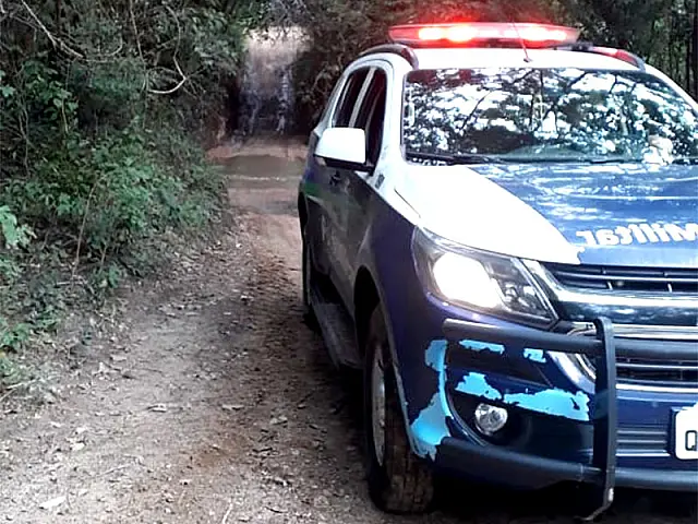 PM prende foragido da justiça transportado em van em Bodoquena