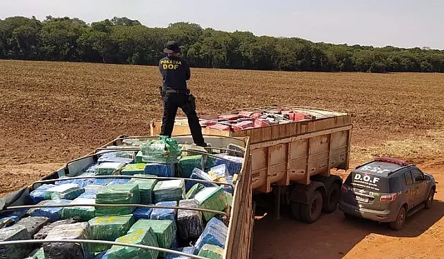 DOF e Defron incineram droga da maior apreensão já realizada no Brasil
