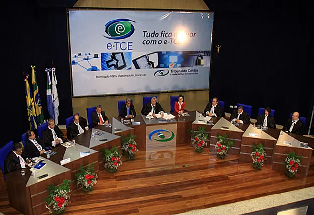Governador destaca parceria do Estado durante posse da nova presidência do TCE