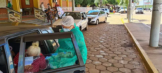 Aguardando novas doses de vacinas, drive da Estação Ferroviária funcionará até às 11h desta quarta