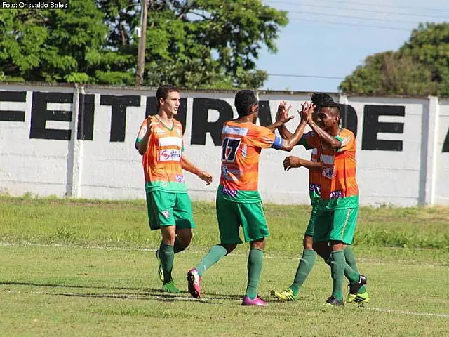 Ex-atacante do Aquidauanense marca dois em goleada do Naviraiense