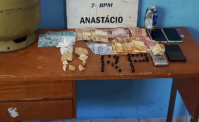Três são presos com porções de pasta base de cocaína em Anastácio