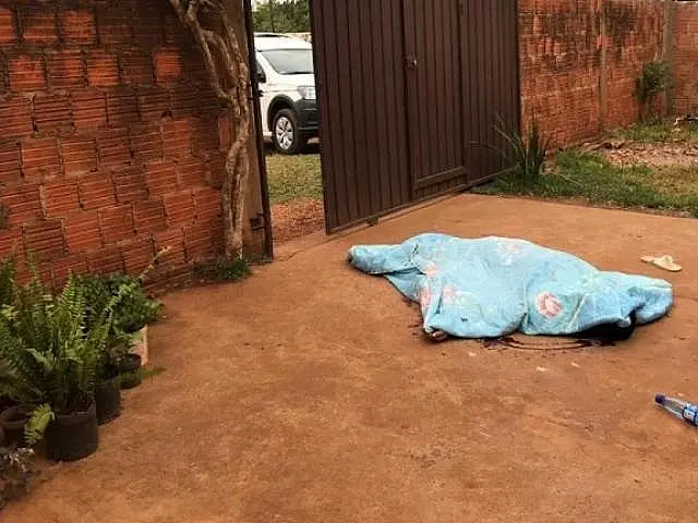 Morto com 16 tiros, homem teve documentos roubados por pistoleiros