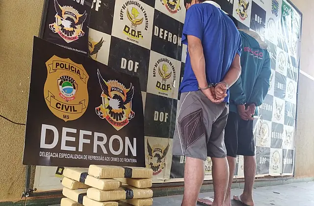 Polícia fecha boca de fumo e prende irmãos por tráfico