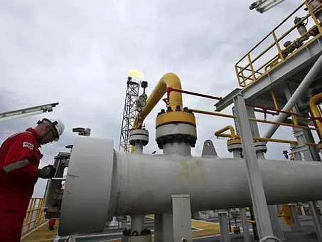 Petrobras abre 8 mil vagas com salário de até R$ 8.081,98