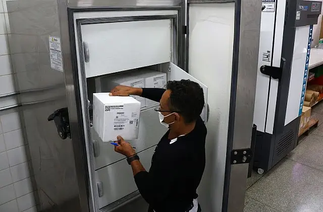 Secretaria de Saúde entrega hoje vacinas contra a covid-19 aos municípios