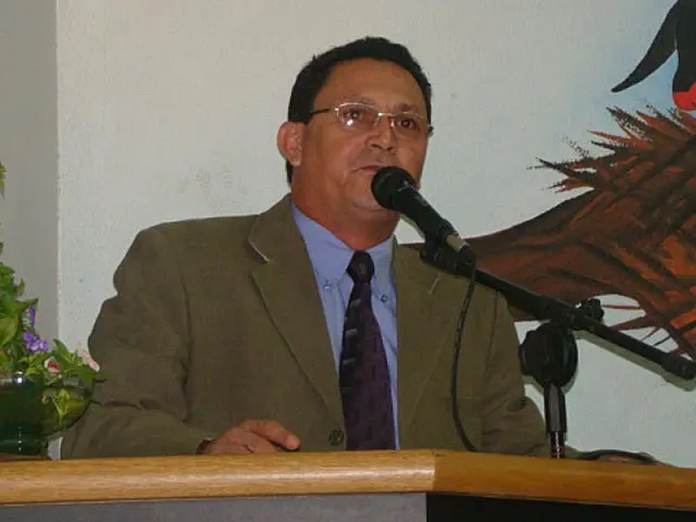 Tião Sereia congratula-se com policiais militares