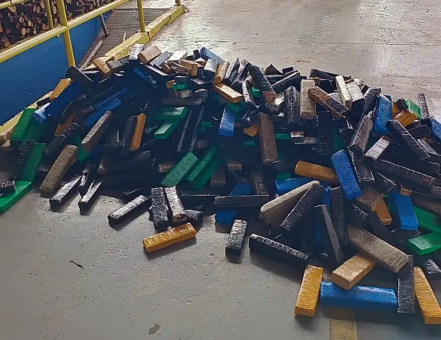 Polícia incinera 900 quilos de drogas em Santa Rita do Pardo e Brasilândia