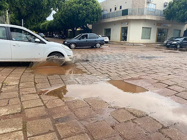 Chuva chega e alivia calor em Aquidauana e Anastácio