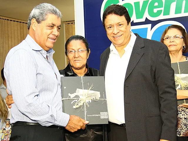 Governo de MS lança livro Vozes do Artesanato