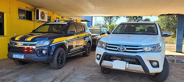 PRF recupera caminhonete furtada em Água Clara