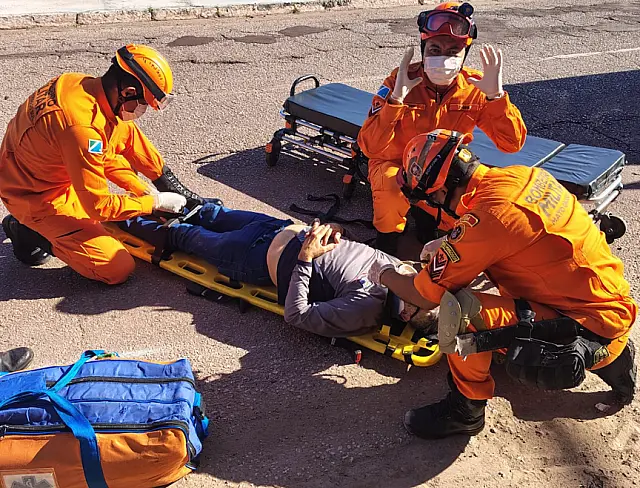Colisão entre motos deixa um homem ferido em Corumbá