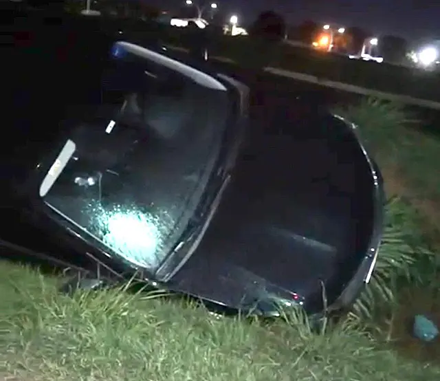 Motorista perde controle de veículo no trevo da BR-262 em Anastácio