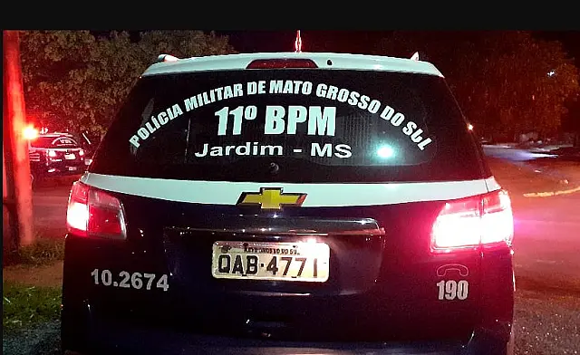 PM aborda jovens por descumprir toque de recolher e um é preso por fuga de sistema prisional