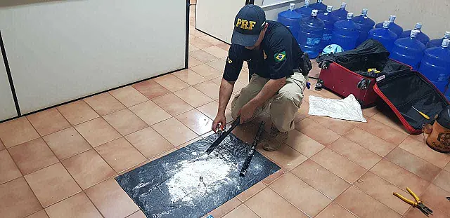 PRF prende mulher de 23 anos por tráfico de drogas durante abordagem em ônibus na BR-262