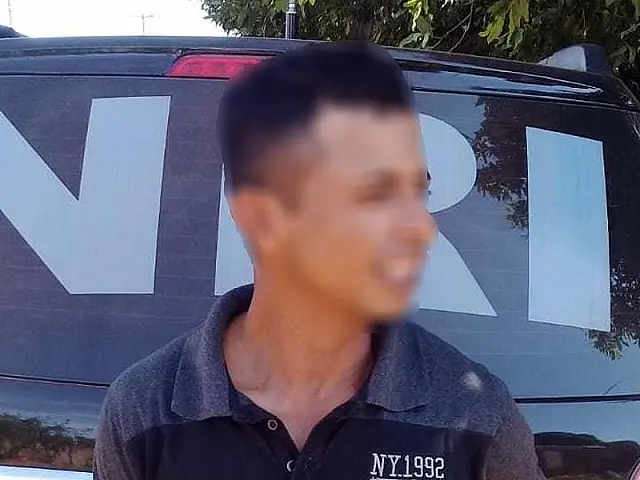 Polícia captura foragido e o autua por desacato e resistência