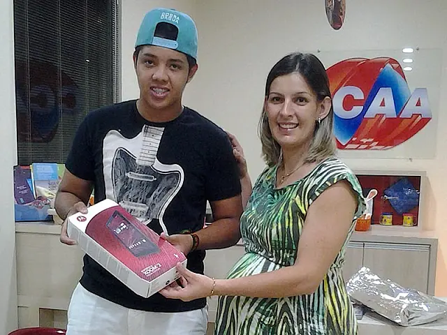 Jovem ganha tablet em promoção do CCAA