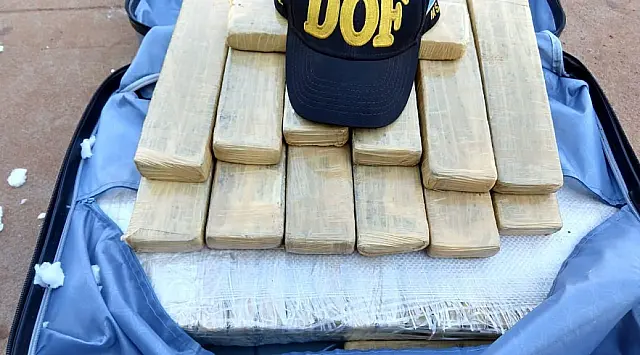 Jovem de 19 anos é preso levando 24 quilos de droga em um travesseiro