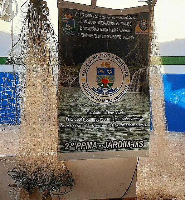 Em Jardim, polícia desmonta acampamento de pescadores que faziam arrastão