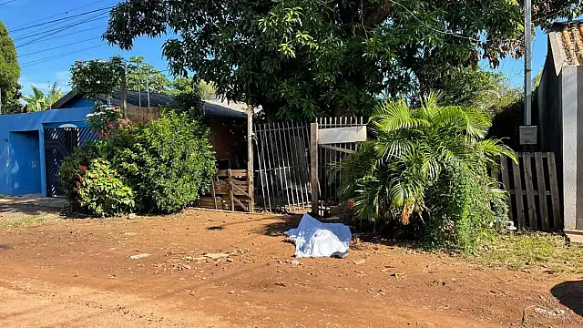 Homem é morto com sete facadas no pescoço