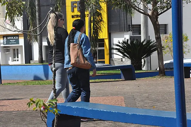 Friozinho surpreende e força aquidauanense a tirar casaco do armário