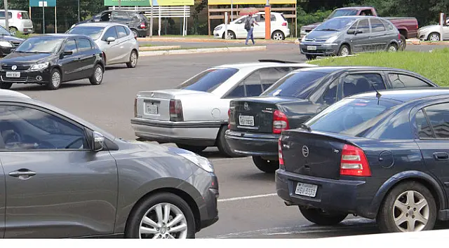 Veículos placas com final 3 e 4 tem licenciamento em Junho