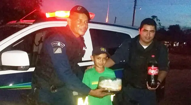 Polícia Militar em Anastácio participa de aniversário de garotinho fã da PM