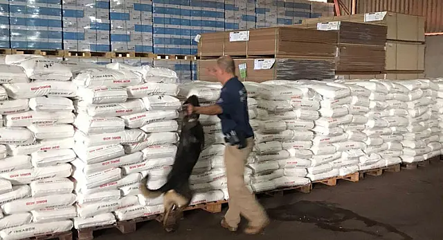 PF apreende 168 toneladas de insumo químico usado no refino de cocaína