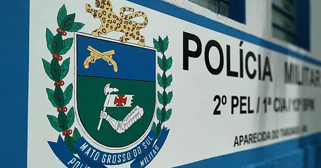 Três adolescentes e um jovem são presos com objetos furtados