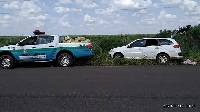 PMA encontra carro com 470 kg de maconha às margens de rodovia