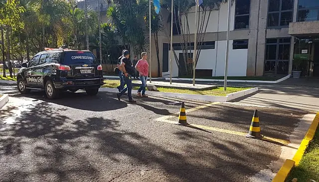 Delegado envolvido em sumiço de cocaína responde processos por estupro e peculato
