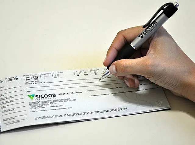 Ao tirar extrato, motorista de Anastácio descobre bloqueio de R$ 2,8 mil de Goiânia