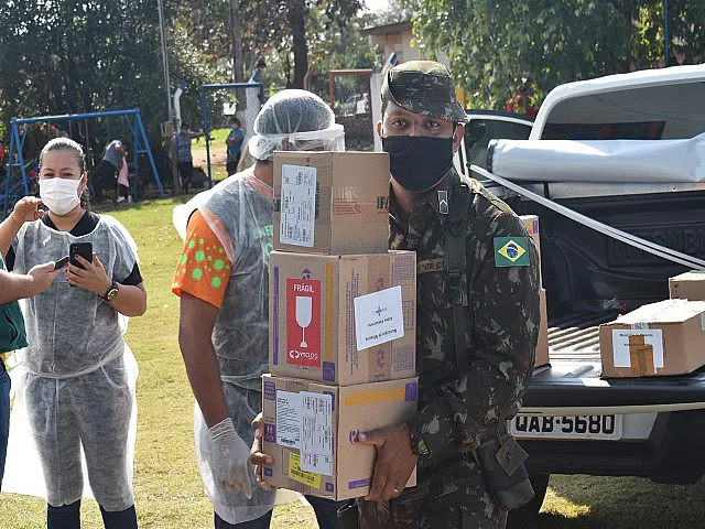 Militares atendem mais de 500 pessoas em ação nas aldeias de Miranda