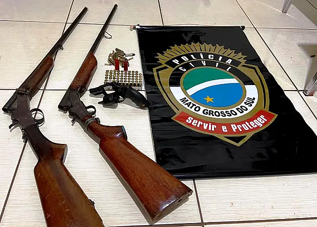 Homem é preso com espingardas e revólver em Dois Irmãos do Buriti